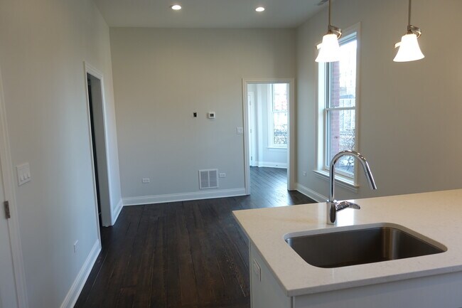 Building Photo - 809 N Franklin St