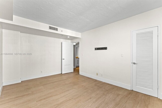 Building Photo - 3001 S Ocean Dr