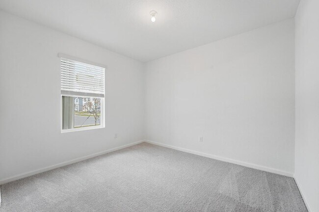 Building Photo - 10485 NW Suncrest Lp