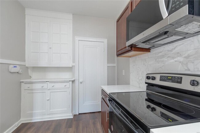 Building Photo - 7234 Amherst Ave