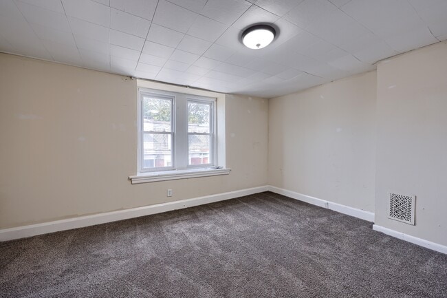 Building Photo - 2145 Penn St