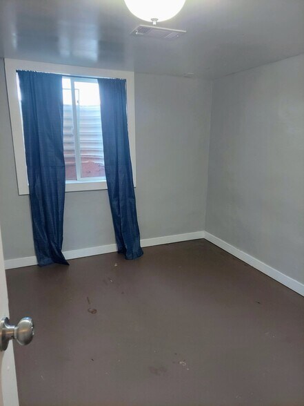 Building Photo - 410 S 100 E