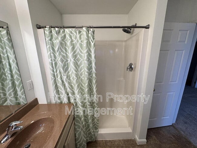 Building Photo - 112 Hawk Ct