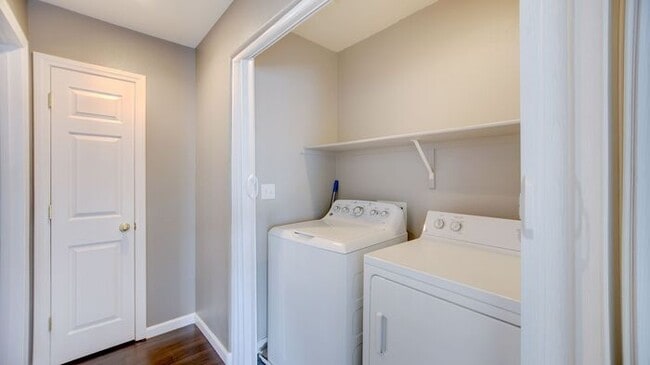 Building Photo - Charming 3-Bedroom Two-Story Home with Balcony & Modern Touches!