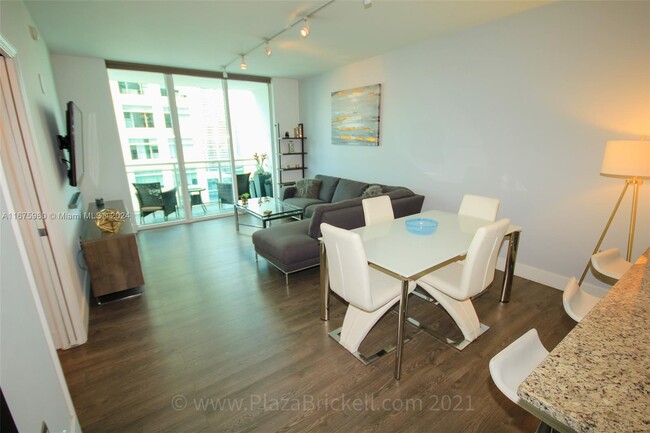 Building Photo - 950 Brickell Bay Dr