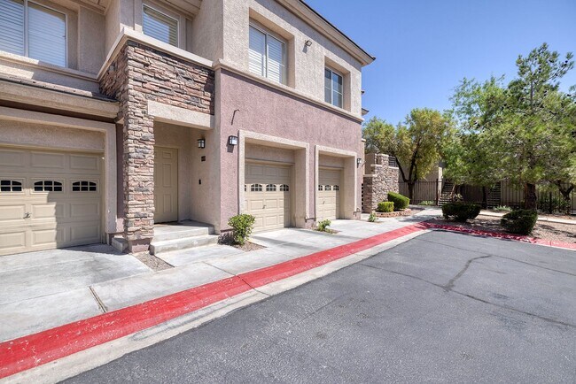 Building Photo - SUMMERLIN 1ST FLOOR - 2 BEDROOM + Den W/ 3...