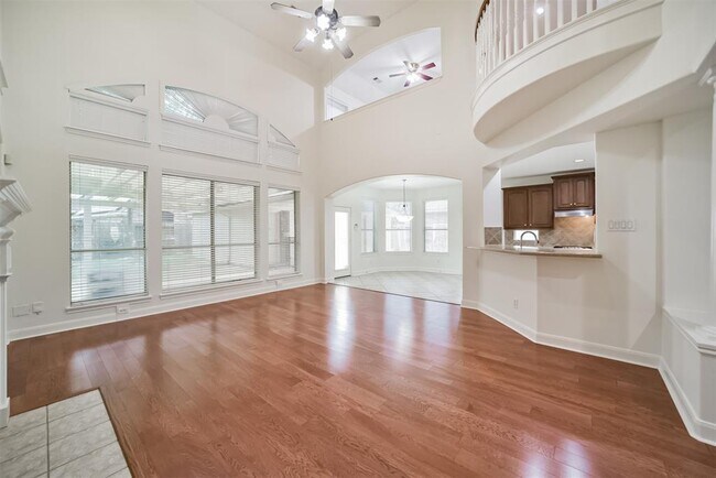 Building Photo - 14015 Falcon Heights Dr