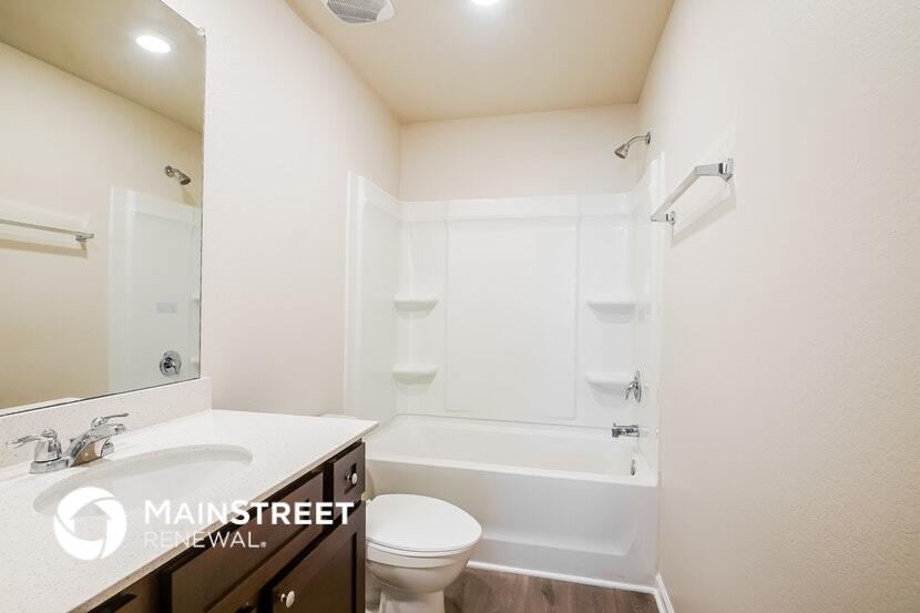 Building Photo - 1001 Pilgrim Ln