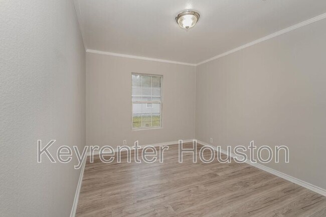 Building Photo - 829 Marjorie St