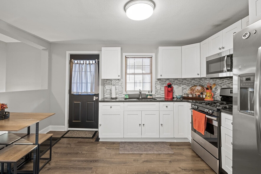 Building Photo - 771 Buffalo St