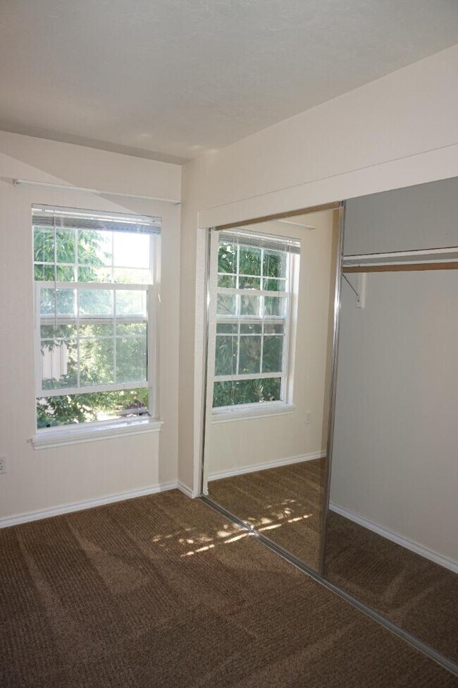 Building Photo - 11811 Clover Field Ln