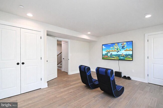 Building Photo - 51 E Clymer Ave