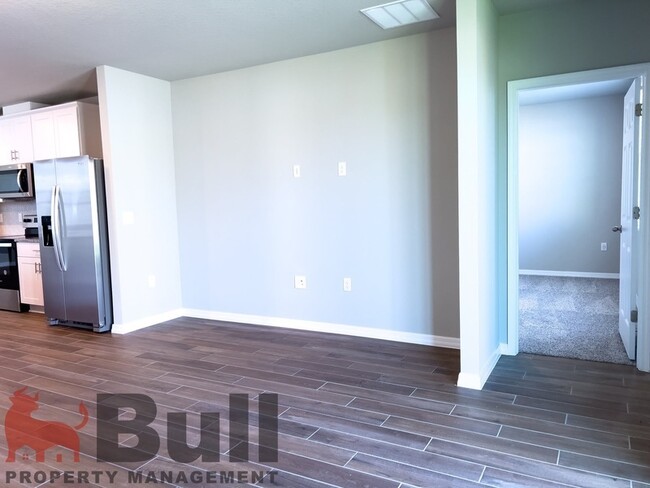 Building Photo - 590 Amadoras Wy