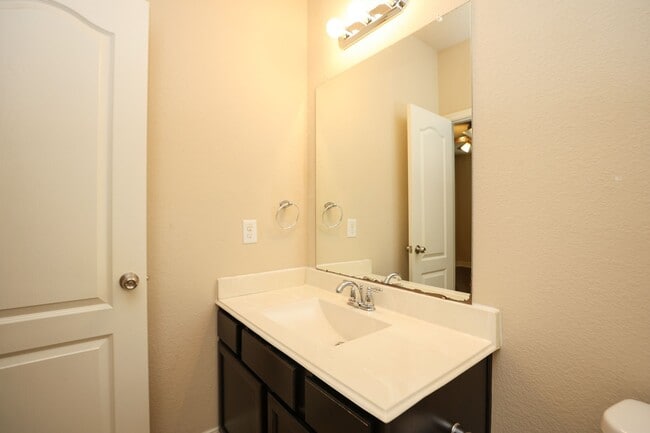 Building Photo - 147 West Wading Pond Circle