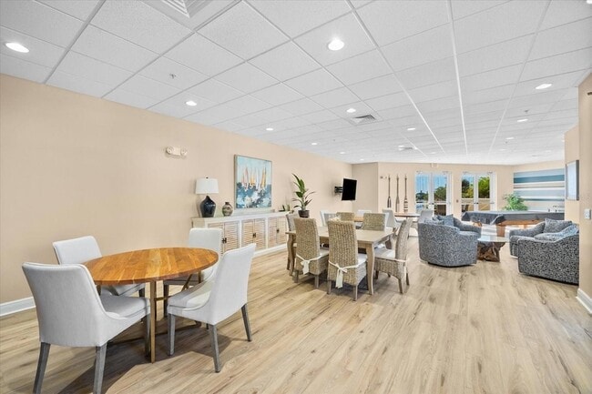 Building Photo - 14041 Bellagio Way