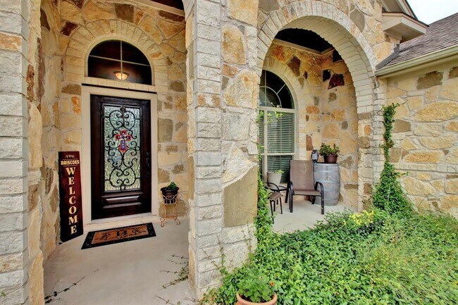 Building Photo - 323 Chisholm Trail