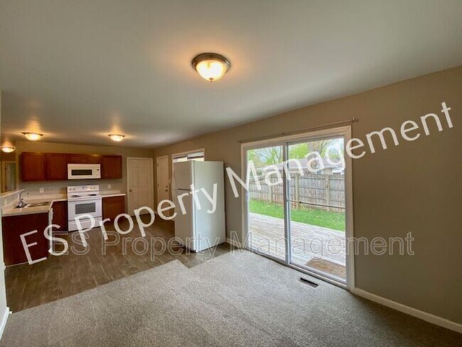 Building Photo - 8070 Chiltern Dr
