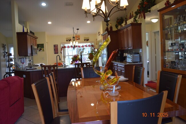 Building Photo - 1657 SW Duclair Ave