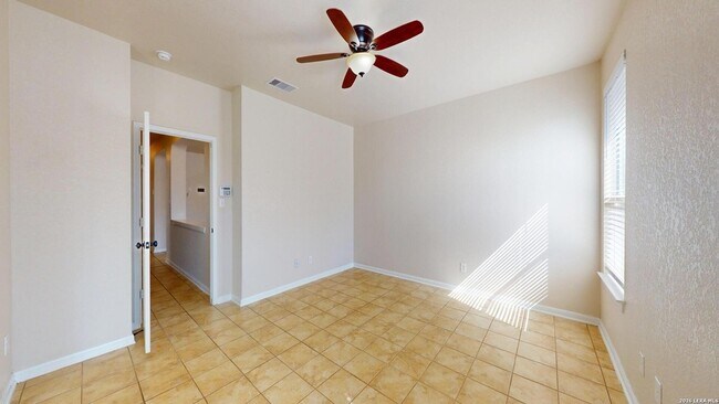 Building Photo - 101 Springtree Cliff