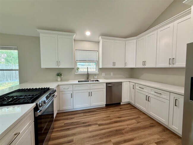 Building Photo - 1703 Windy Knoll Dr