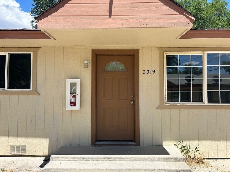 Primary Photo - 2019 Valley Rd