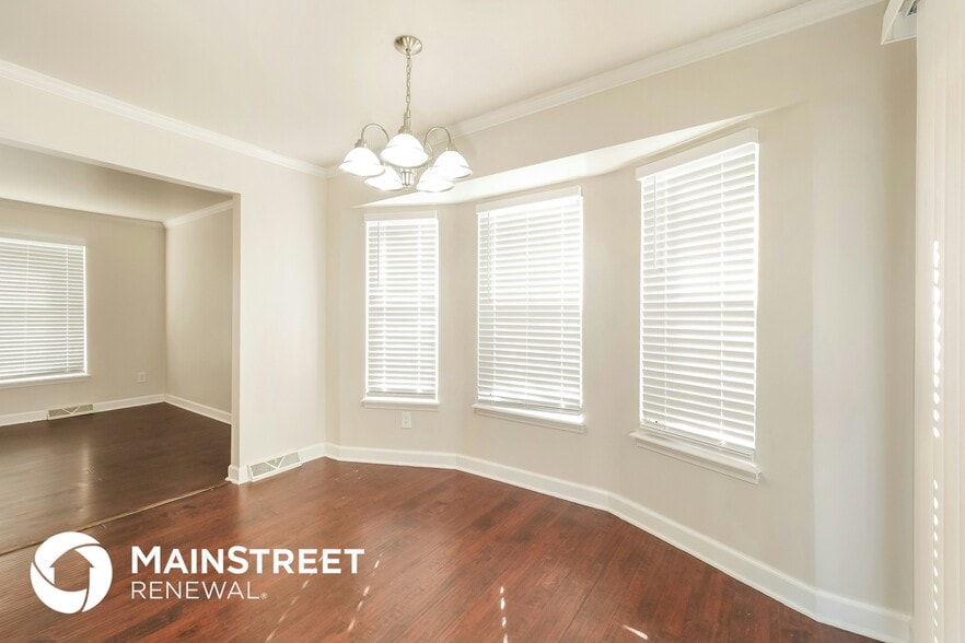 Building Photo - 1800 E Sheridan Bridge Ln