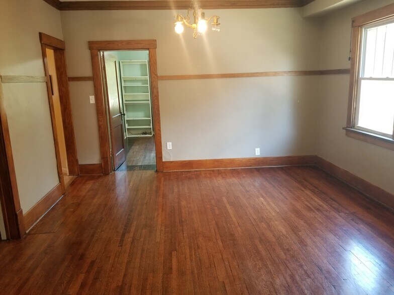 Building Photo - 343 N 35th St