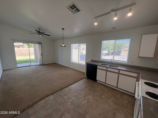 Building Photo - 11802 W Cortez St