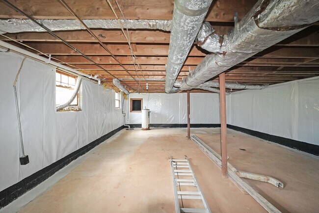 Building Photo - 3/1 ranch home on 4 acres