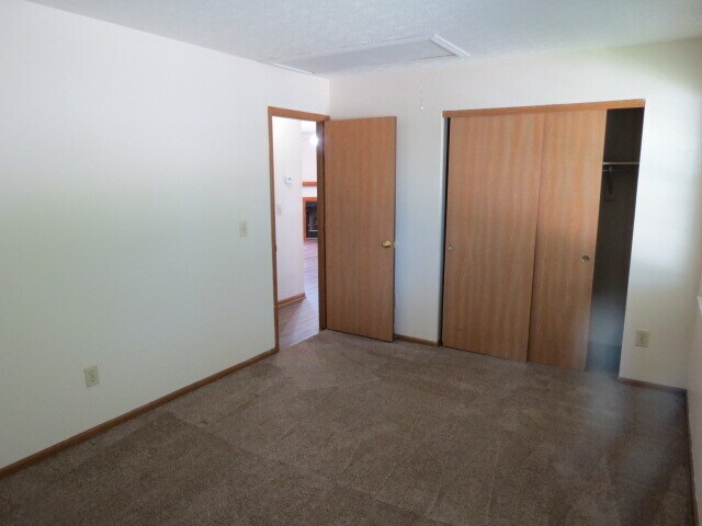 Building Photo - 2129 Brett Ct