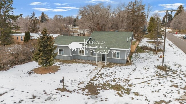 Building Photo - Charming Parker Home for Rent – Rustic Character Meets Modern Comfort!