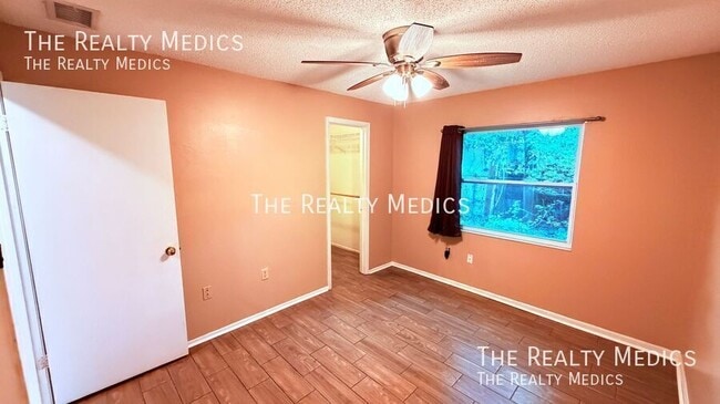 Building Photo - 12209 Coral Reef Dr