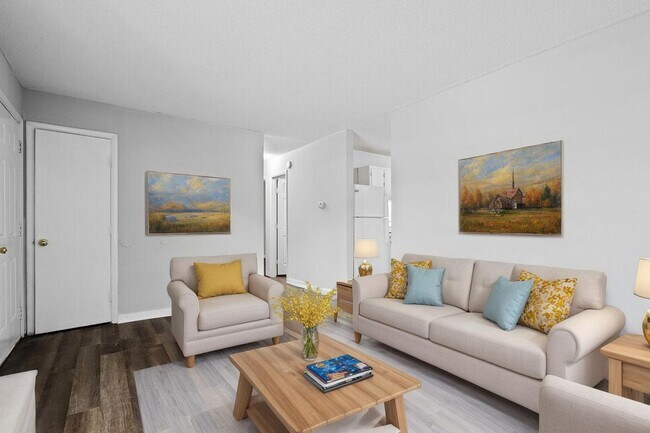 Interior Photo - Warrenton Village