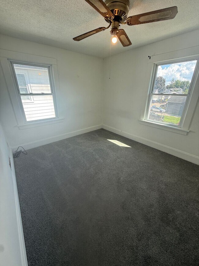 Building Photo - 205-207-207 18th Ave