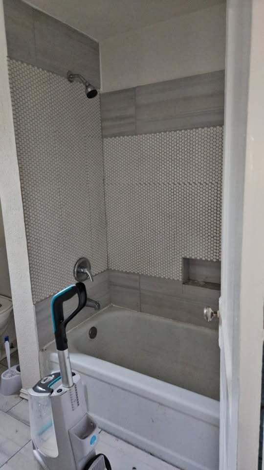 Building Photo - 2225 Academy Ave