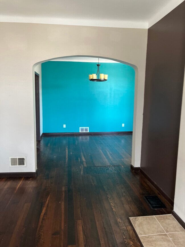 Dining room/ living room - 4915 Loughborough Ave