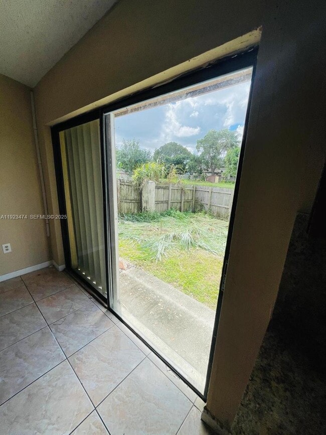 Building Photo - 28120 SW 141st Pl