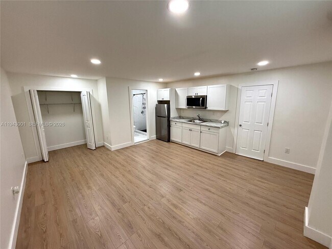 Building Photo - 2120 SW 83rd Ave