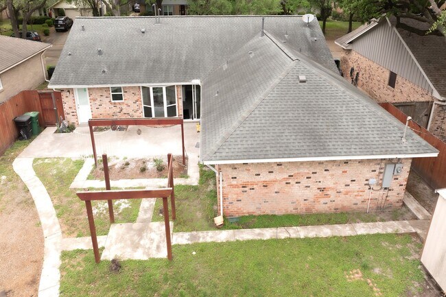 Building Photo - 8335 Langdon Ln