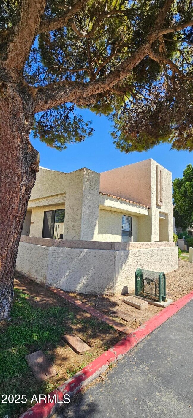 Building Photo - 774 E Morningside Dr
