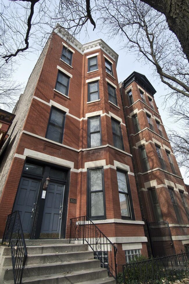 Building Photo - 3 bedroom in Chicago IL 60614