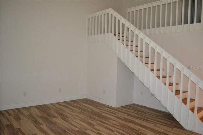 Building Photo - 603 Grenadine Ct