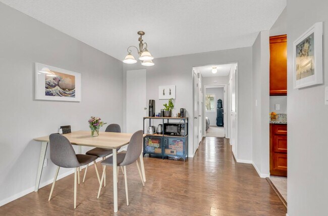 Building Photo - Two bedroom unit in North Davis