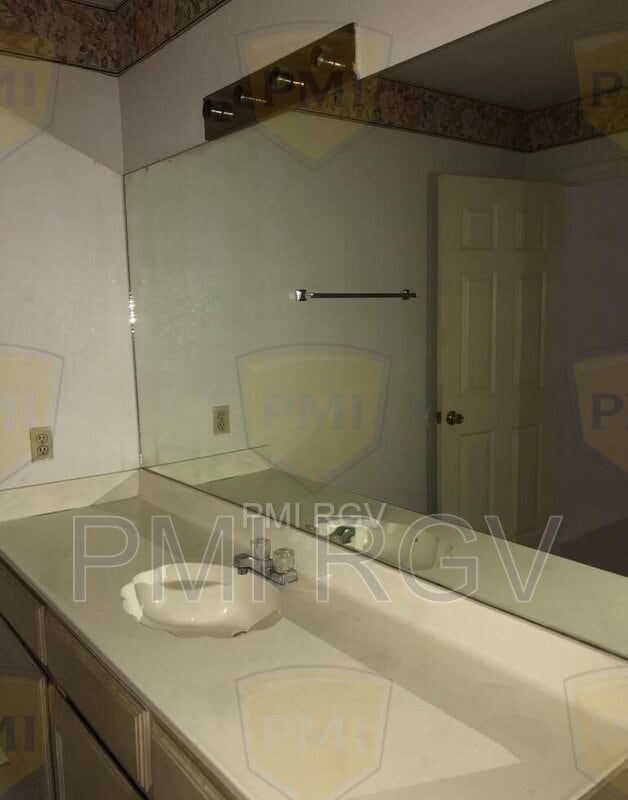 Building Photo - 6700 N 7th Ct