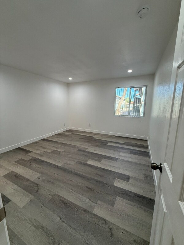 Building Photo - 1750 Karen Ave