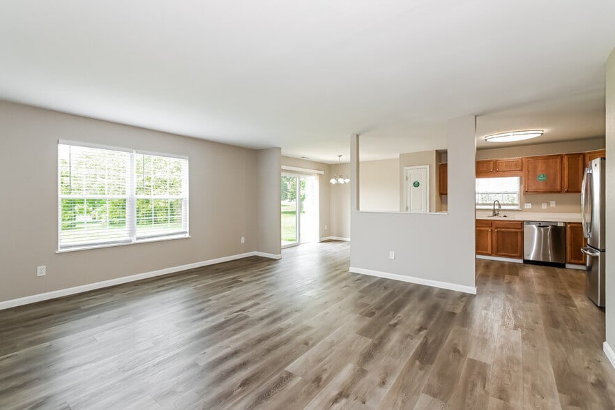 Building Photo - 302 Brookview Dr