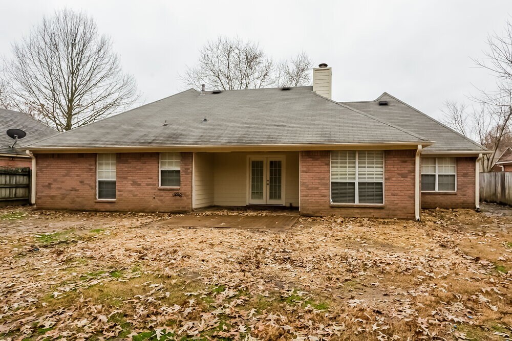 Building Photo - 5846 White Ridge Cir E