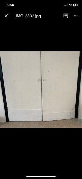 Building Photo - 904 E Lucas Ave