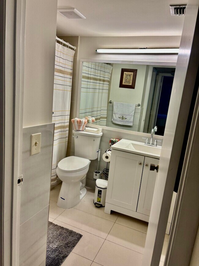 Building Photo - 3530 Pine Needle Dr