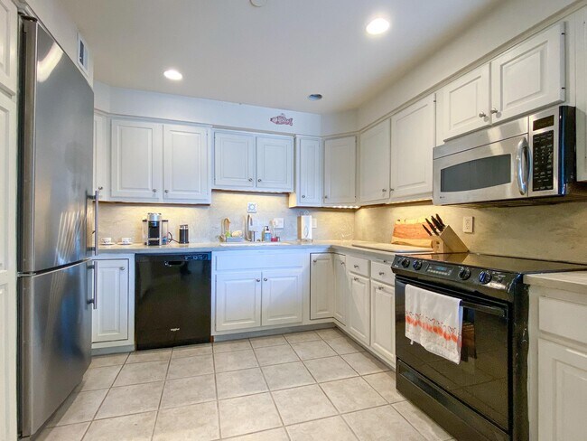 Building Photo - 601 N Segoe Rd